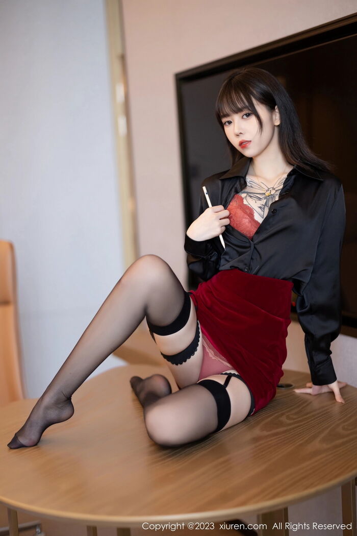 [XiaoYu画语界]Vol.1063_模特奶瓶黑色衬衫配红色短裙露红色蕾丝内衣黑丝吊袜魅惑写真81P 31th image