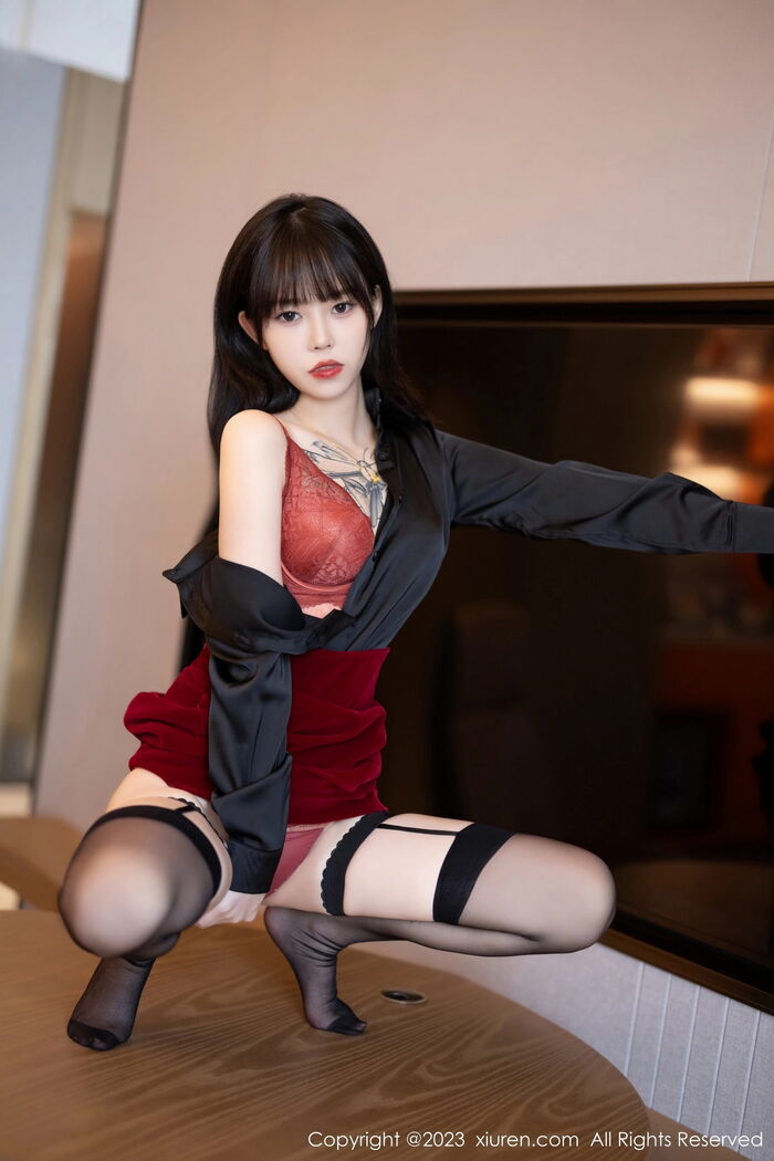 [XiaoYu画语界]Vol.1063_模特奶瓶黑色衬衫配红色短裙露红色蕾丝内衣黑丝吊袜魅惑写真81P 43th image