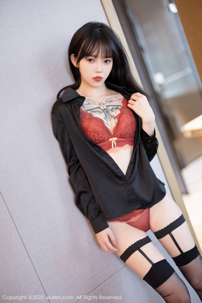 [XiaoYu画语界]Vol.1063_模特奶瓶黑色衬衫配红色短裙露红色蕾丝内衣黑丝吊袜魅惑写真81P 48th image