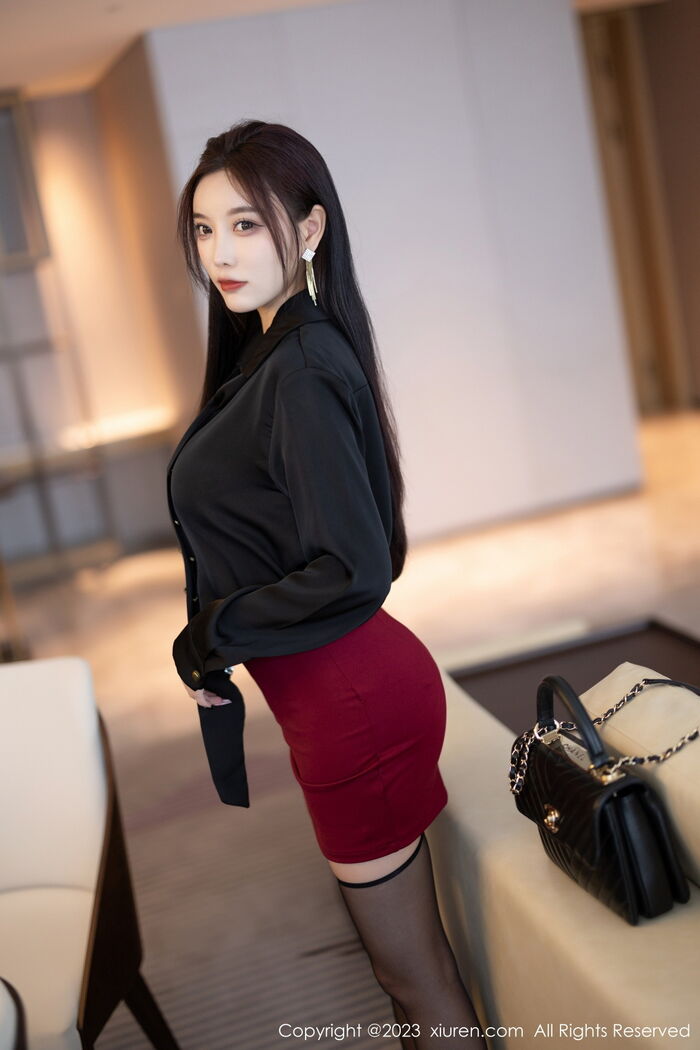 XiuRen 7062nd _Goddess 杨晨晨Yome 脱深蓝上衣Dew erotic sensation flesh color�bud丝边内衣迷人诱惑Photo 81P 13th image
