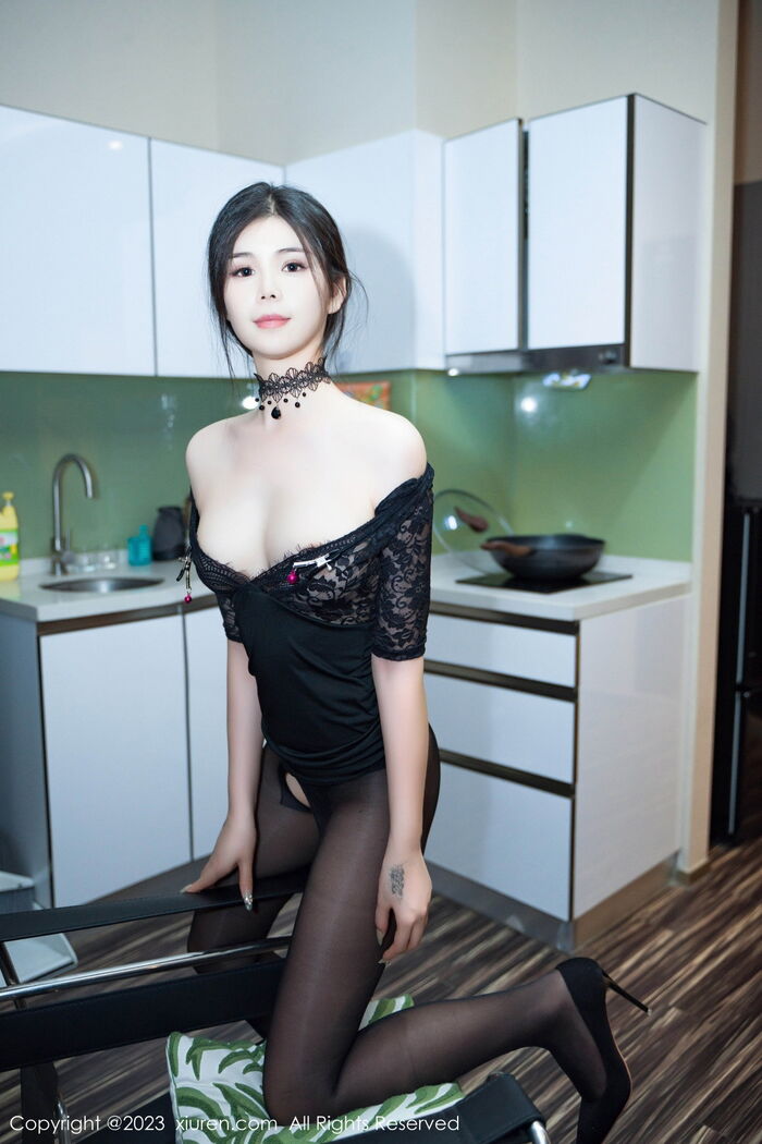 [XiuRen 秀人网] No.7098_模特雪糕CiCi黑色蕾丝连衣短裙配开档黑丝秀惹火身品诱惑Photo 67P 35th image