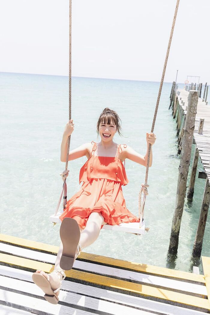 Momokuro Takashiro Reni posts a SEXY bikini swimsuit shot on Instagram wwwwwwwwwwwww 15th image