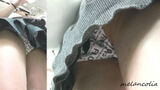 [upskirt1506 upside-down shooting JK] Pre-pli's thighs are erotic JK that can be taken with a slight stained front English print white P