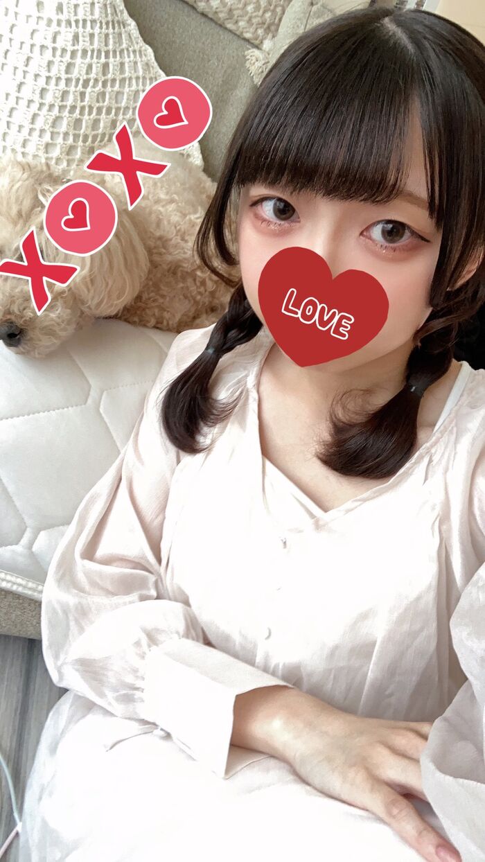 A delicate 18-year-old girl takes off her JK uniform and takes a nasty shaved nude masturbation selfie 11th image