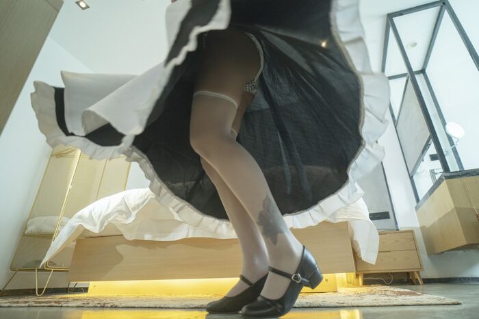 Beautiful Girl 博主阿汐汐W 奴仆主题私房erotic sensation 女仆装配白丝袜半撩秀翘臀美腿诱惑Photo 42P 9th image