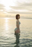 [Image] Super beautiful voice actor, lifting the ban on pre-buttocks in a swimsuit wwwwwwwwww Karin Isobe, the bikini cut in the 1st photo book is too beautiful ...
