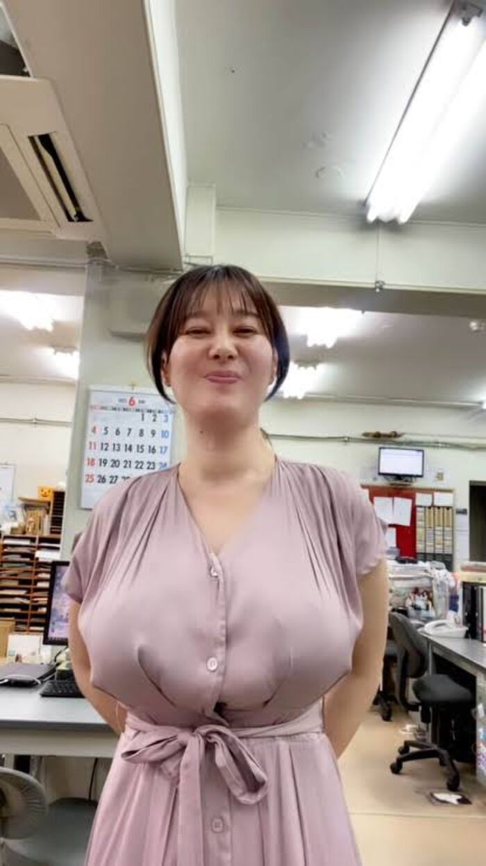 【Image】たまにおる大乳地方アナwwwwwwwwww 44th image