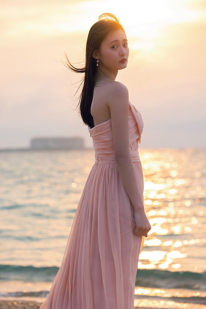 [Swimsuit image] Nogizaka46 Sakura Endo boldly exposes her cleavage wwwwwwwwwwwww1st photo book bikini cut is too naughty and fans are shocked!! 20th image