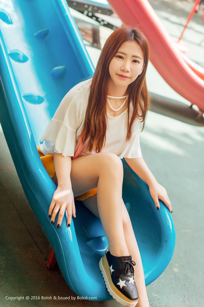 [Tukmo兔几盟] Vol.109_清纯嫩模董成丽游乐园里白Short Sleeve衫配yellow Short 裙清爽迷人Photo40P 26th image